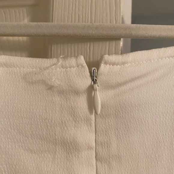 𝅺LOFT White Dress - Picture 4 of 12